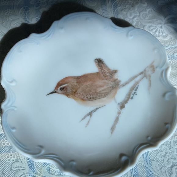 ARTISAN hand painted pair of plates w/wrens to hang or display. $49 - Picture 3 of 8